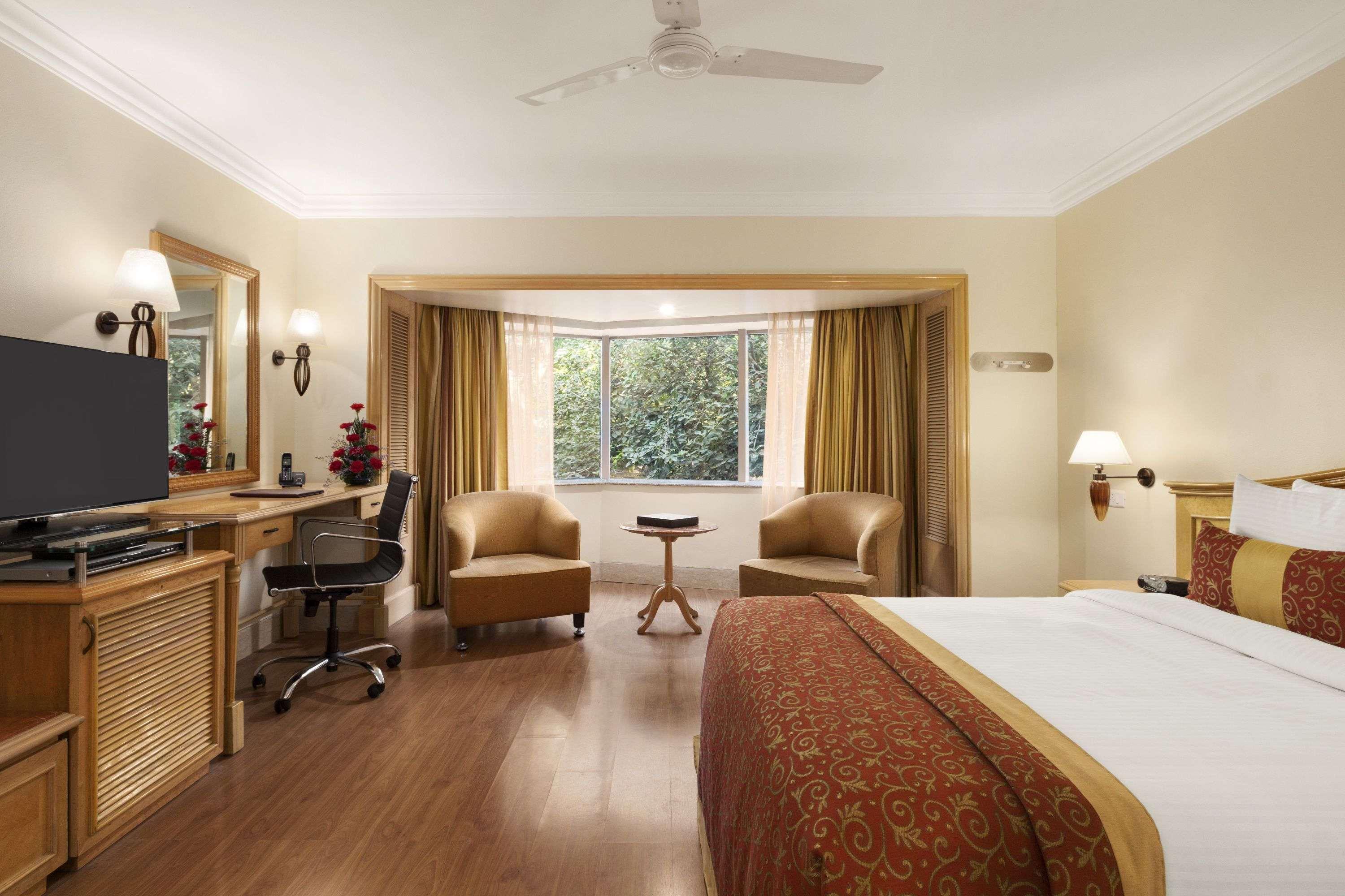 Hotel Ramada Plaza By Wyndham Palm Grove Bombay Esterno foto A room at the Taj Bengal