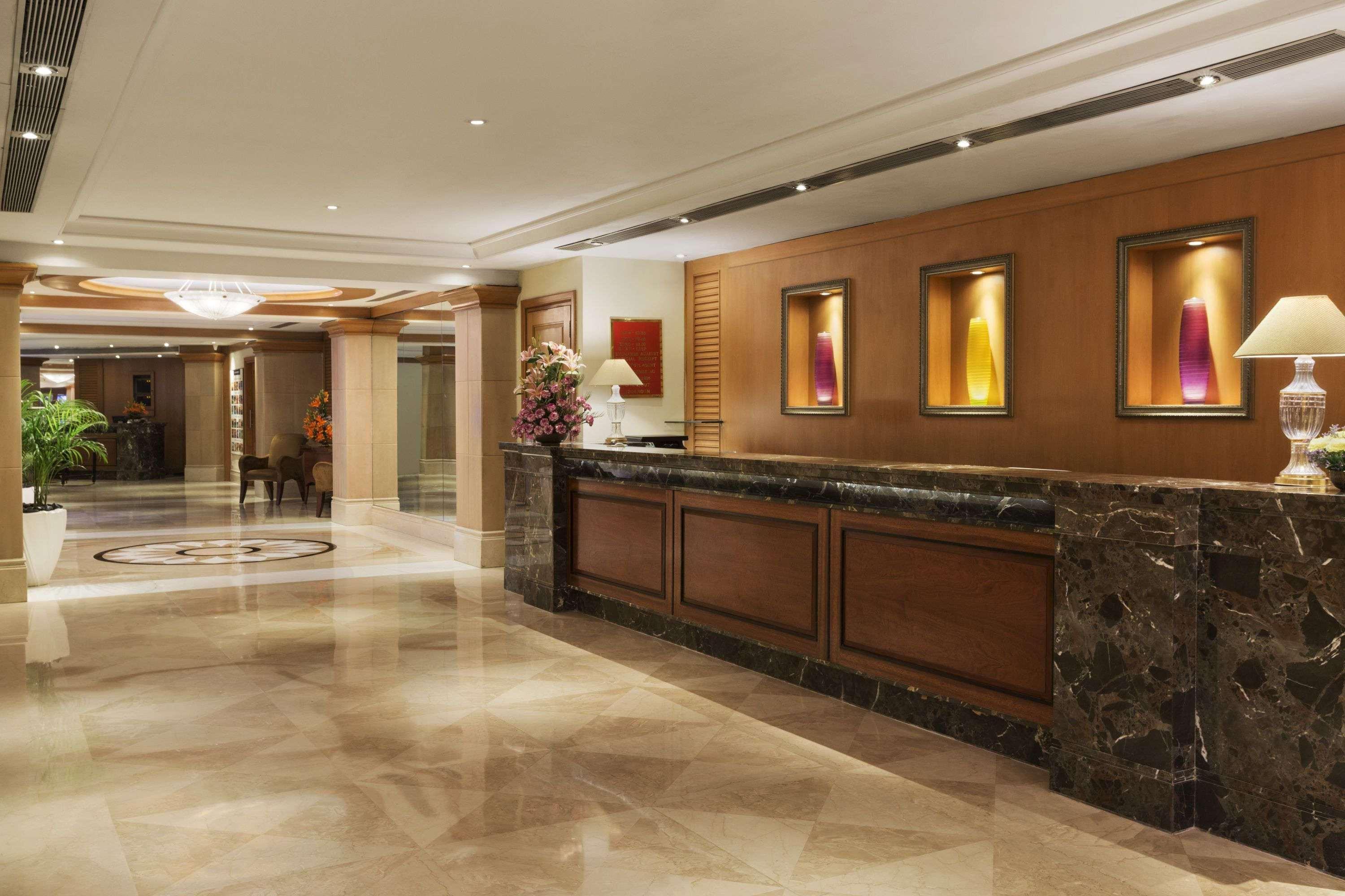 Hotel Ramada Plaza By Wyndham Palm Grove Bombay Esterno foto The lobby of the hotel