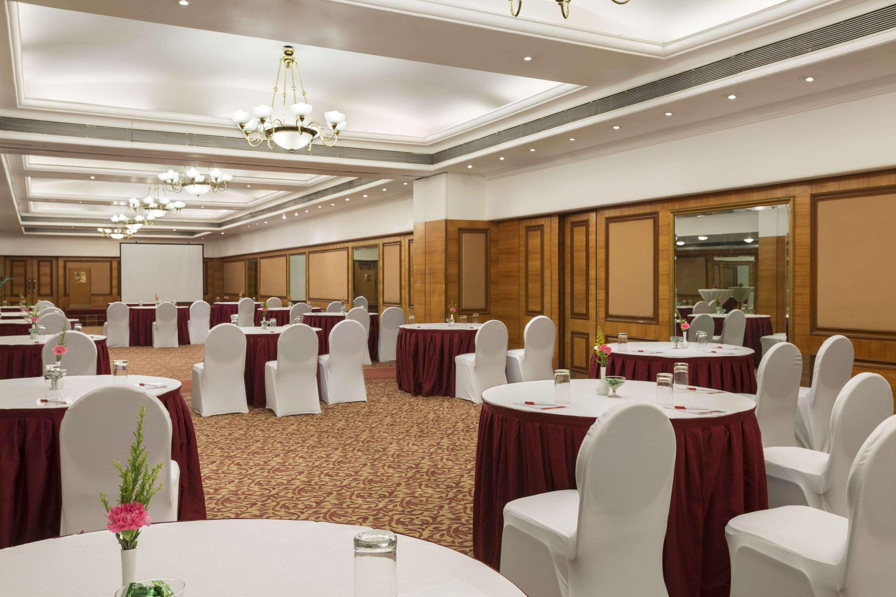 Hotel Ramada Plaza By Wyndham Palm Grove Bombay Esterno foto The Imperial Ball Room