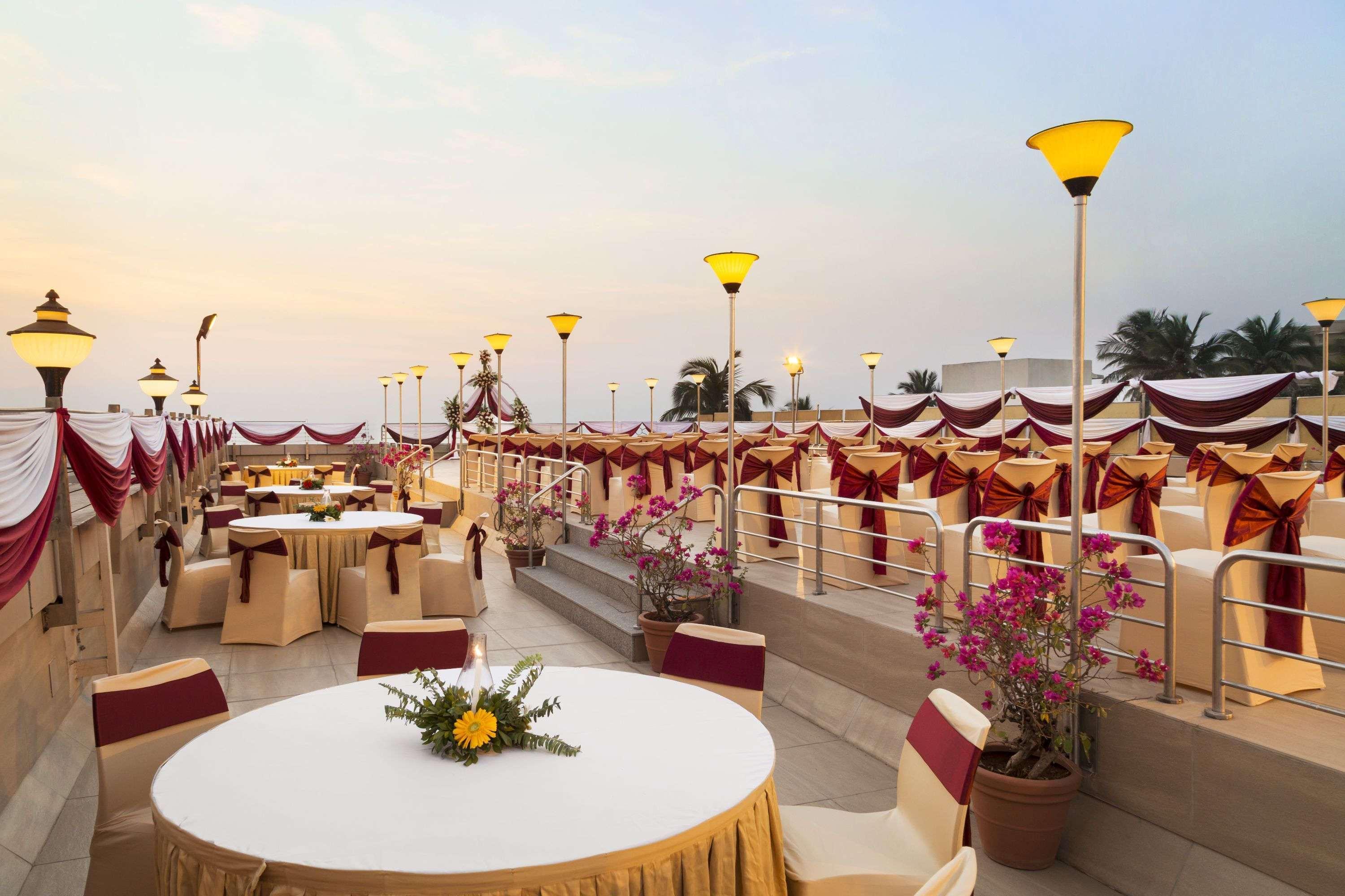 Hotel Ramada Plaza By Wyndham Palm Grove Bombay Esterno foto The Royal