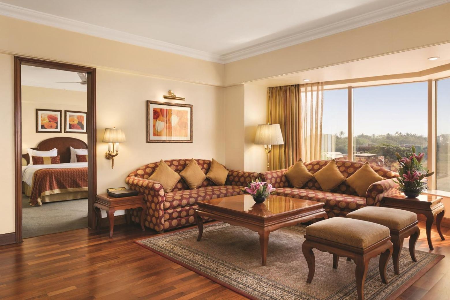 Hotel Ramada Plaza By Wyndham Palm Grove Bombay Esterno foto